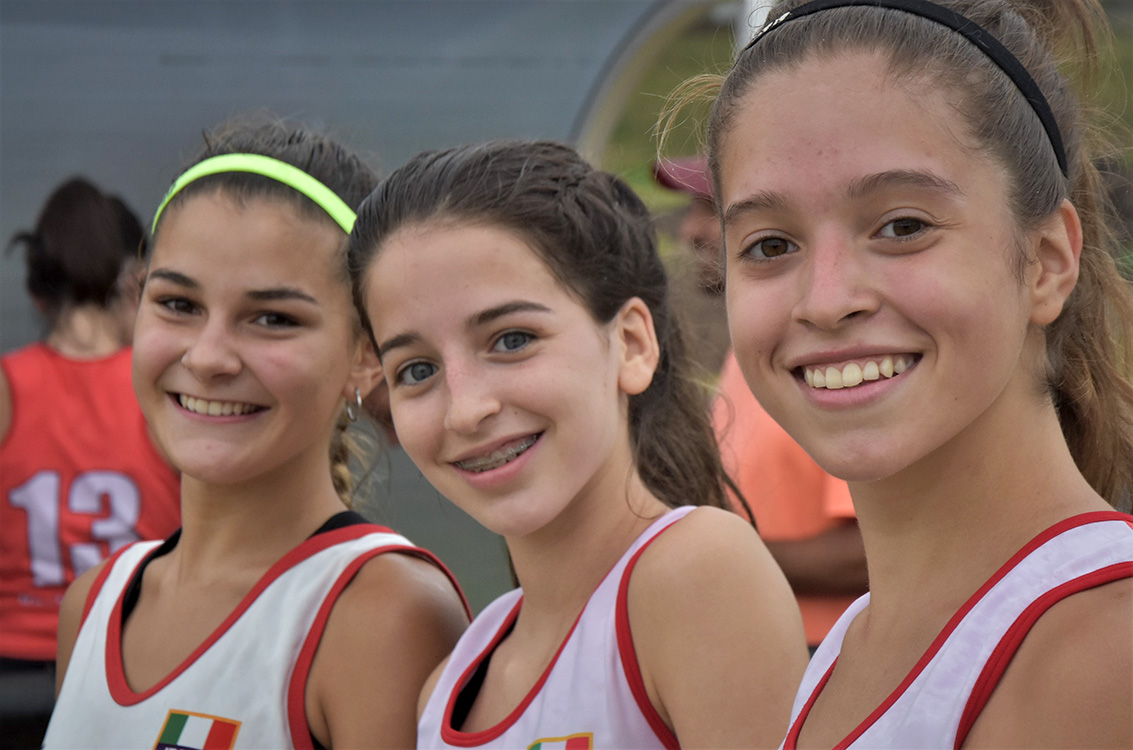 hockey chicas 1133 x 750